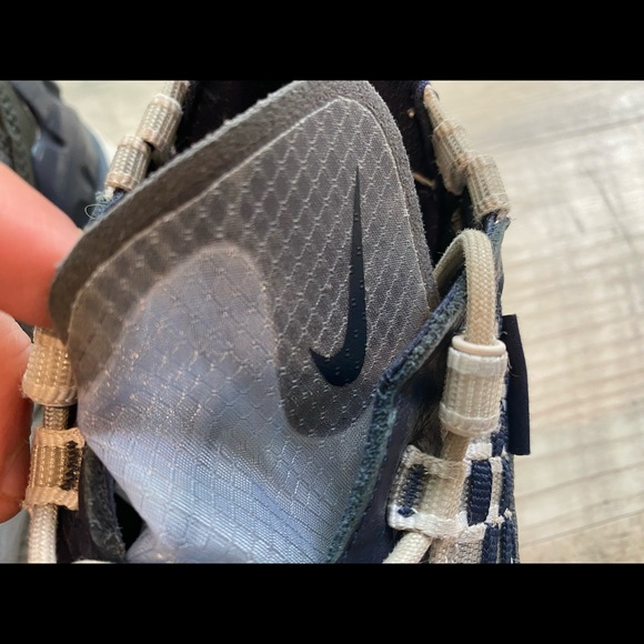 Men nike shoes. Good condition! They are super comfortable. - Picture 9 of 12